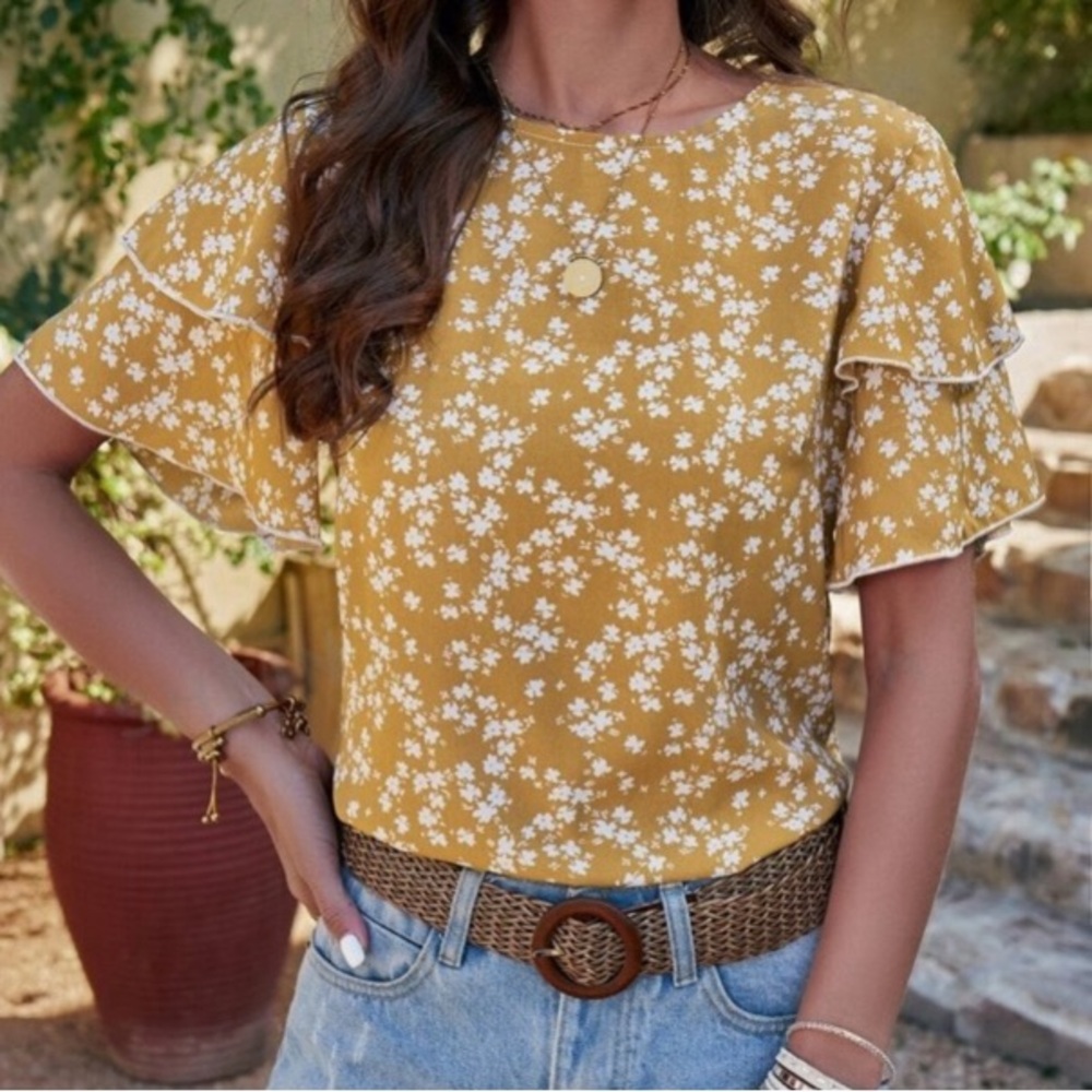 SHEIN White and Yellow Boxy Short Sleeve Blouse